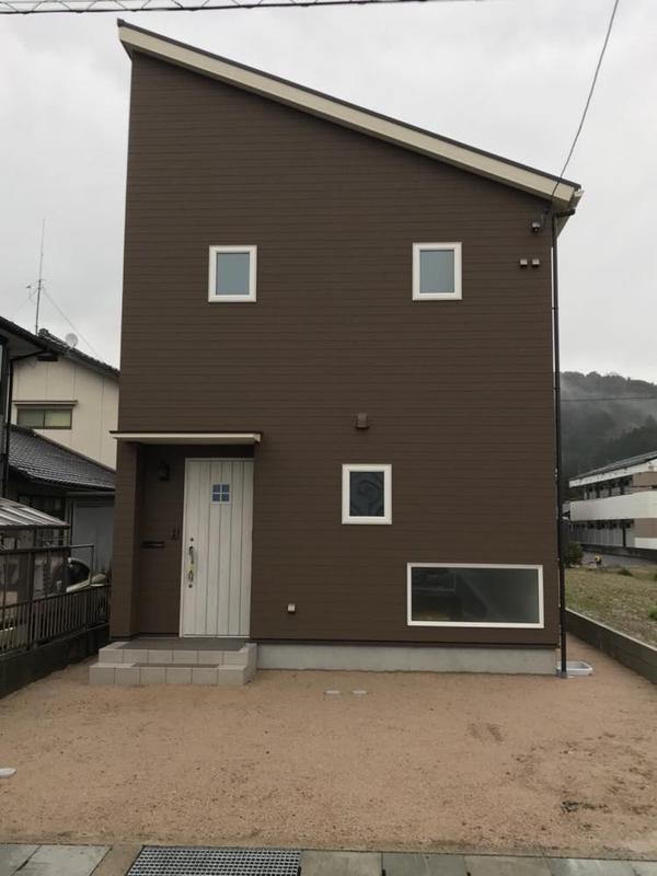 裸足でもあったかい家