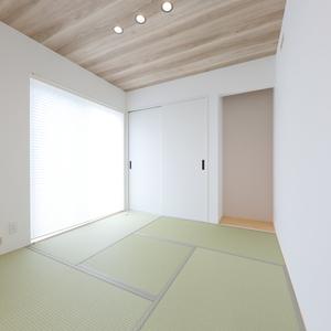 ナチュラルモダンなコンパクトハウス