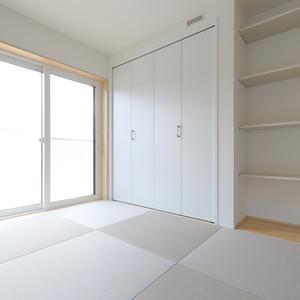 モダンな外観×白を基調とした内観が素敵な家